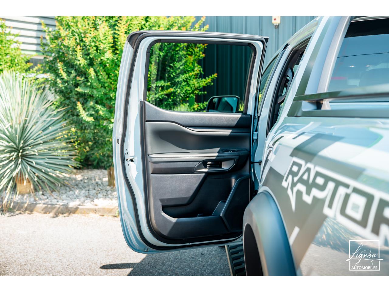 Photo FORD RANGER Raptor NEUF 3.0l Ecoboost v6 292cv - 2026 - 4 places - Pas de Malus - Tva Apparente