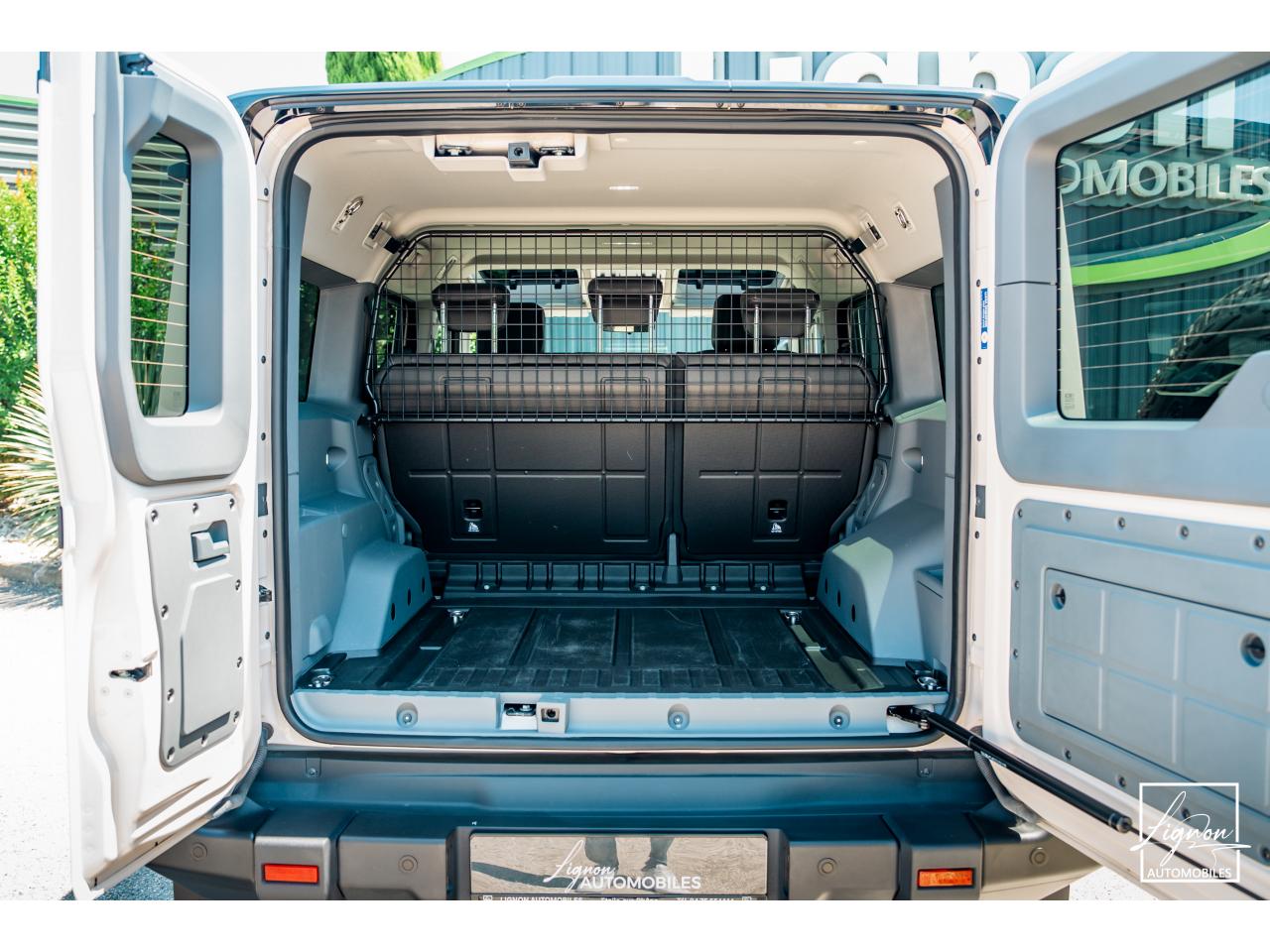 Photo INEOS GRENADIER 3.0 Twin Turbo - 249  UTILITY WAGON - TVA Apparente