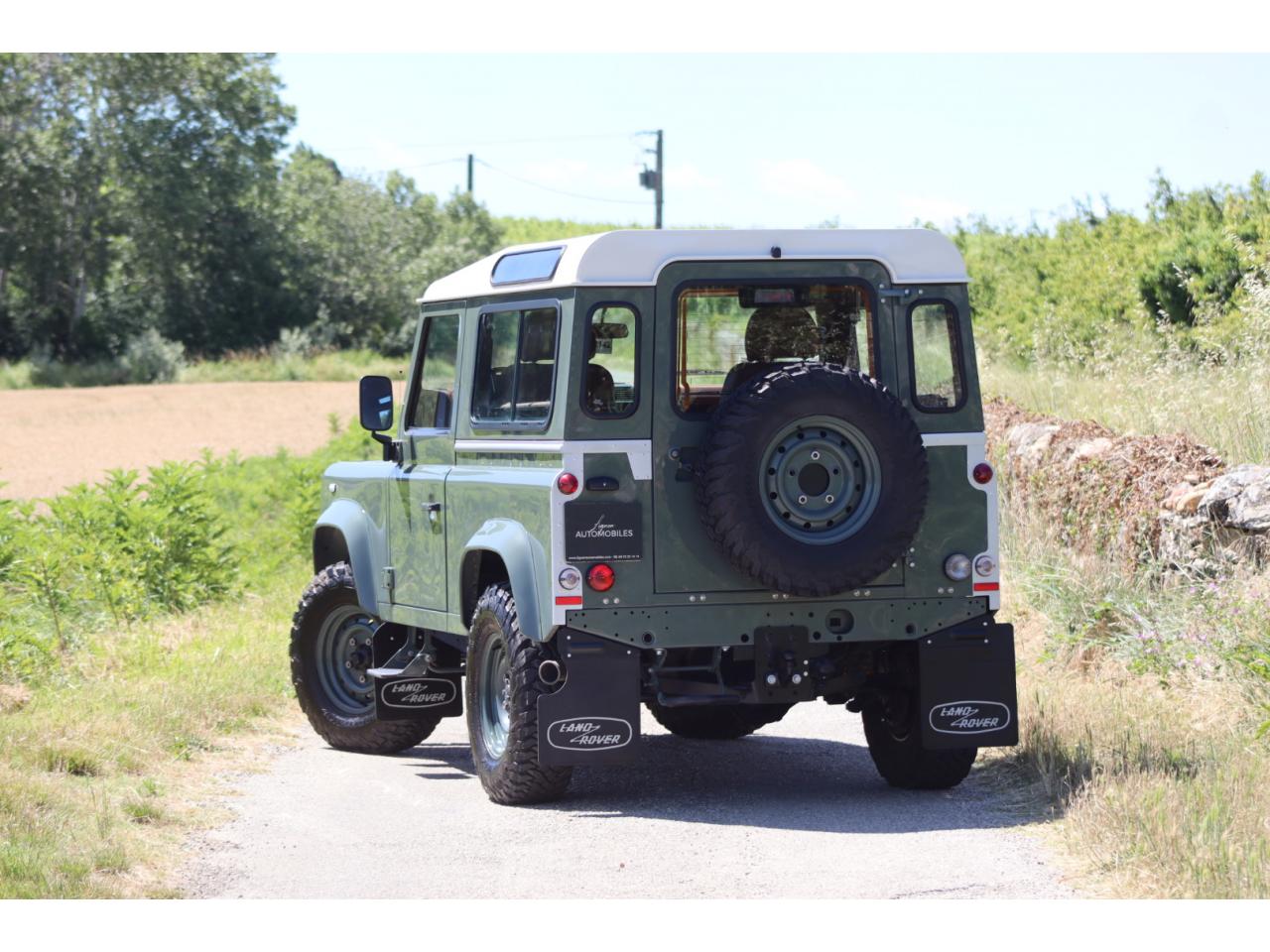 Photo LAND ROVER DEFENDER 90 2.2 Td4 HARD TOP SE - TVA RECUPERABLE
