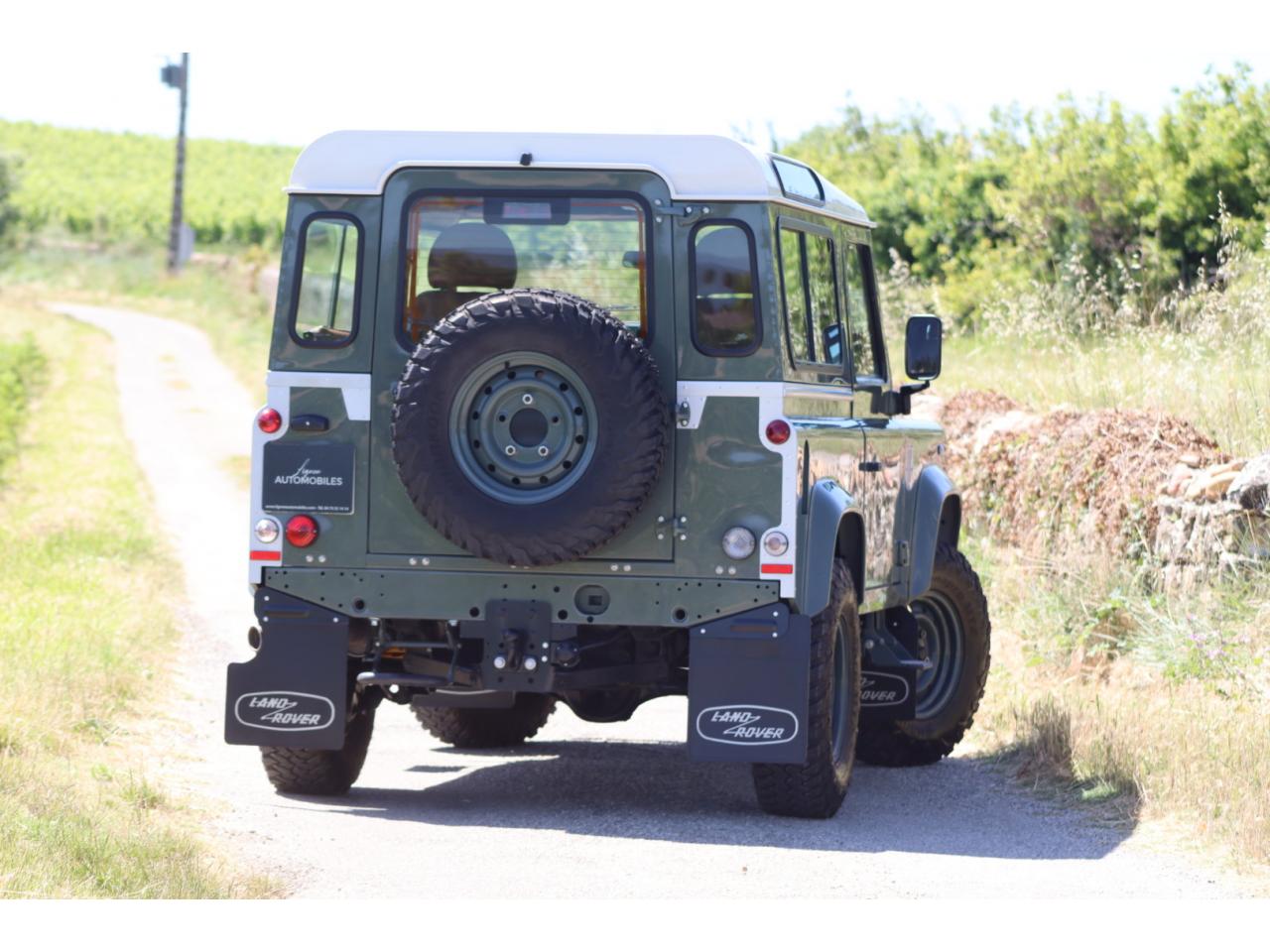 Photo LAND ROVER DEFENDER 90 2.2 Td4 HARD TOP SE - TVA RECUPERABLE