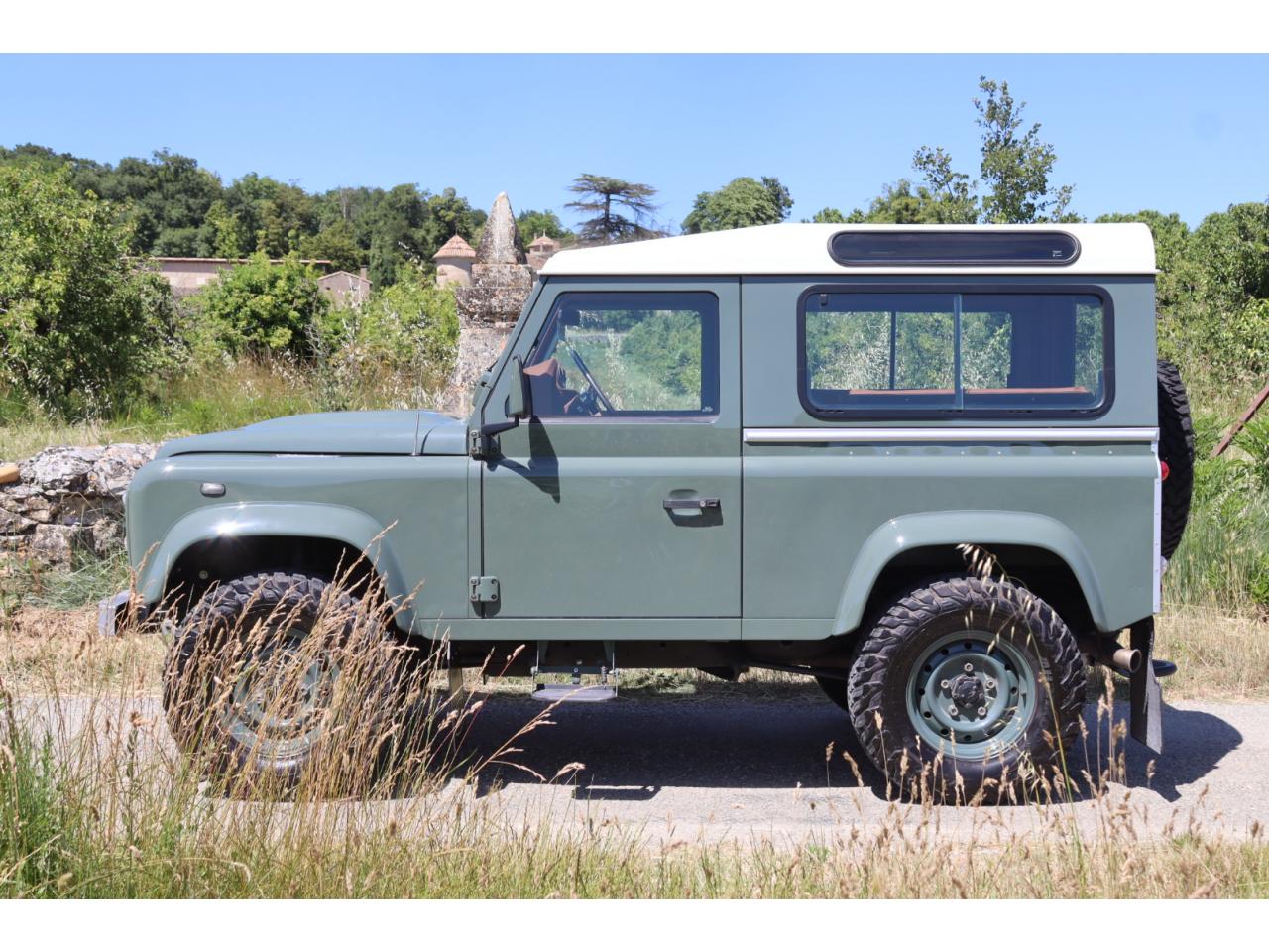 LAND ROVER DEFENDER 90 2.2 Td4 HARD TOP SE - TVA RECUPERABLE