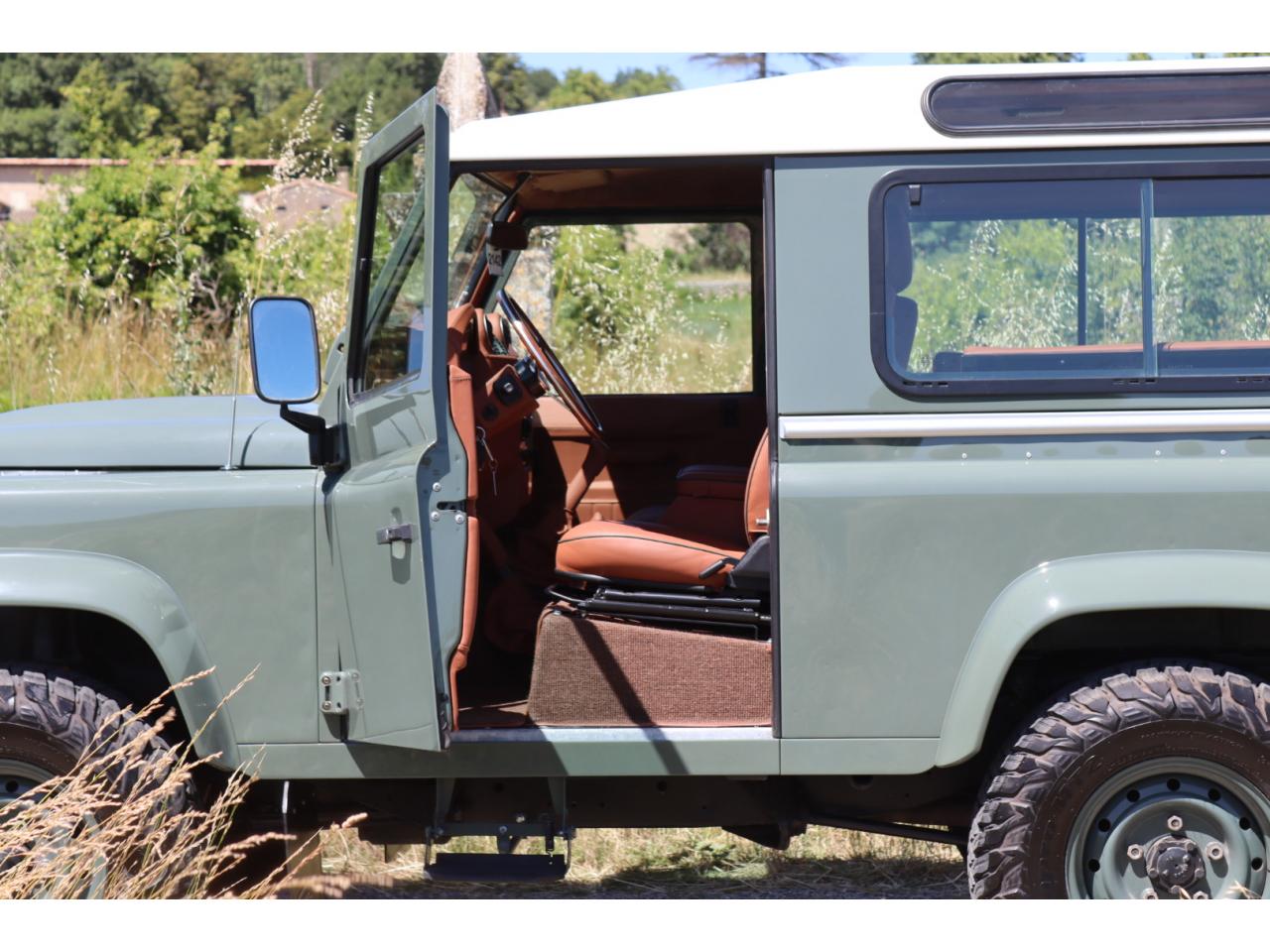 Photo LAND ROVER DEFENDER 90 2.2 Td4 HARD TOP SE - TVA RECUPERABLE