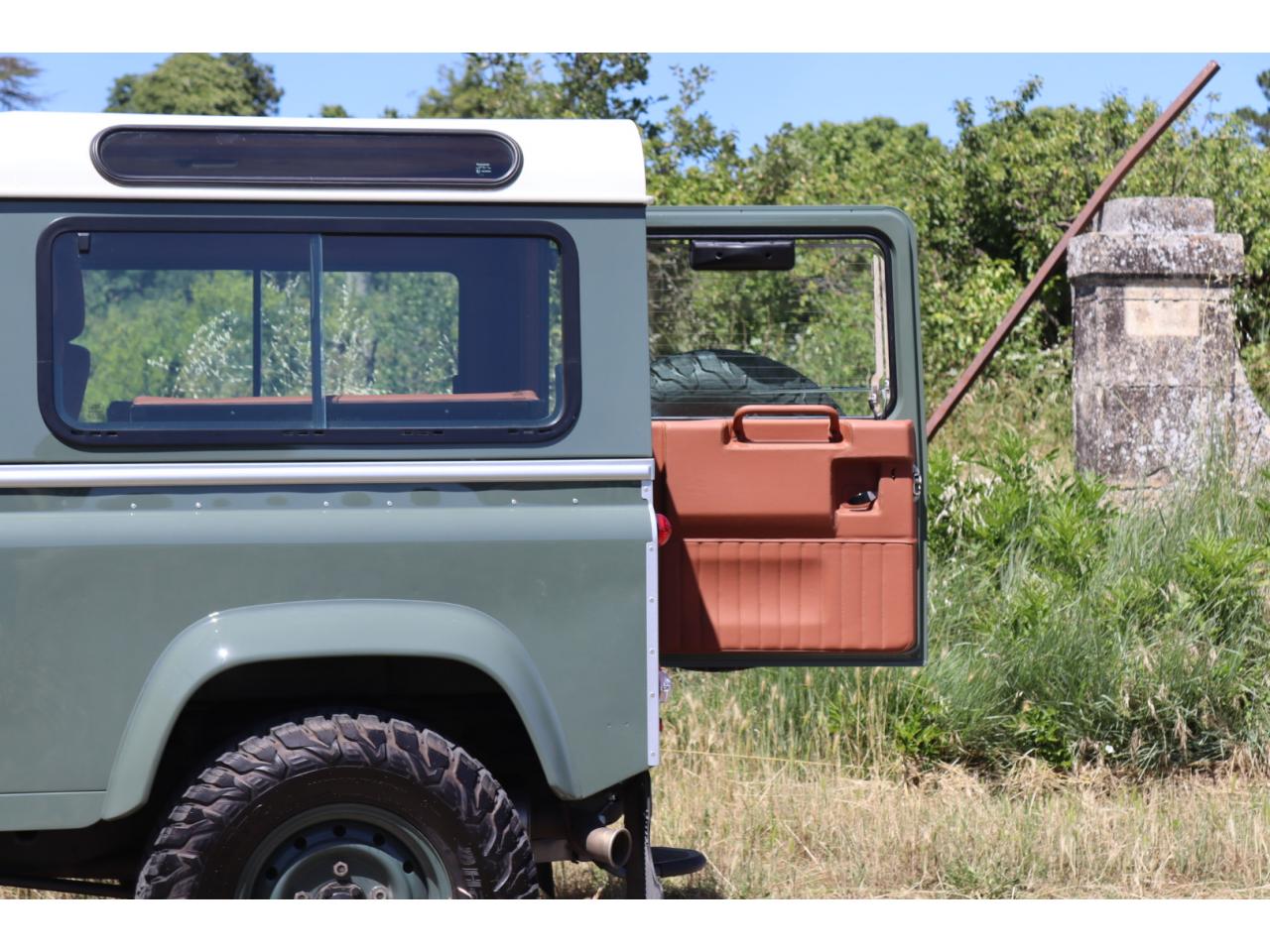 Photo LAND ROVER DEFENDER 90 2.2 Td4 HARD TOP SE - TVA RECUPERABLE