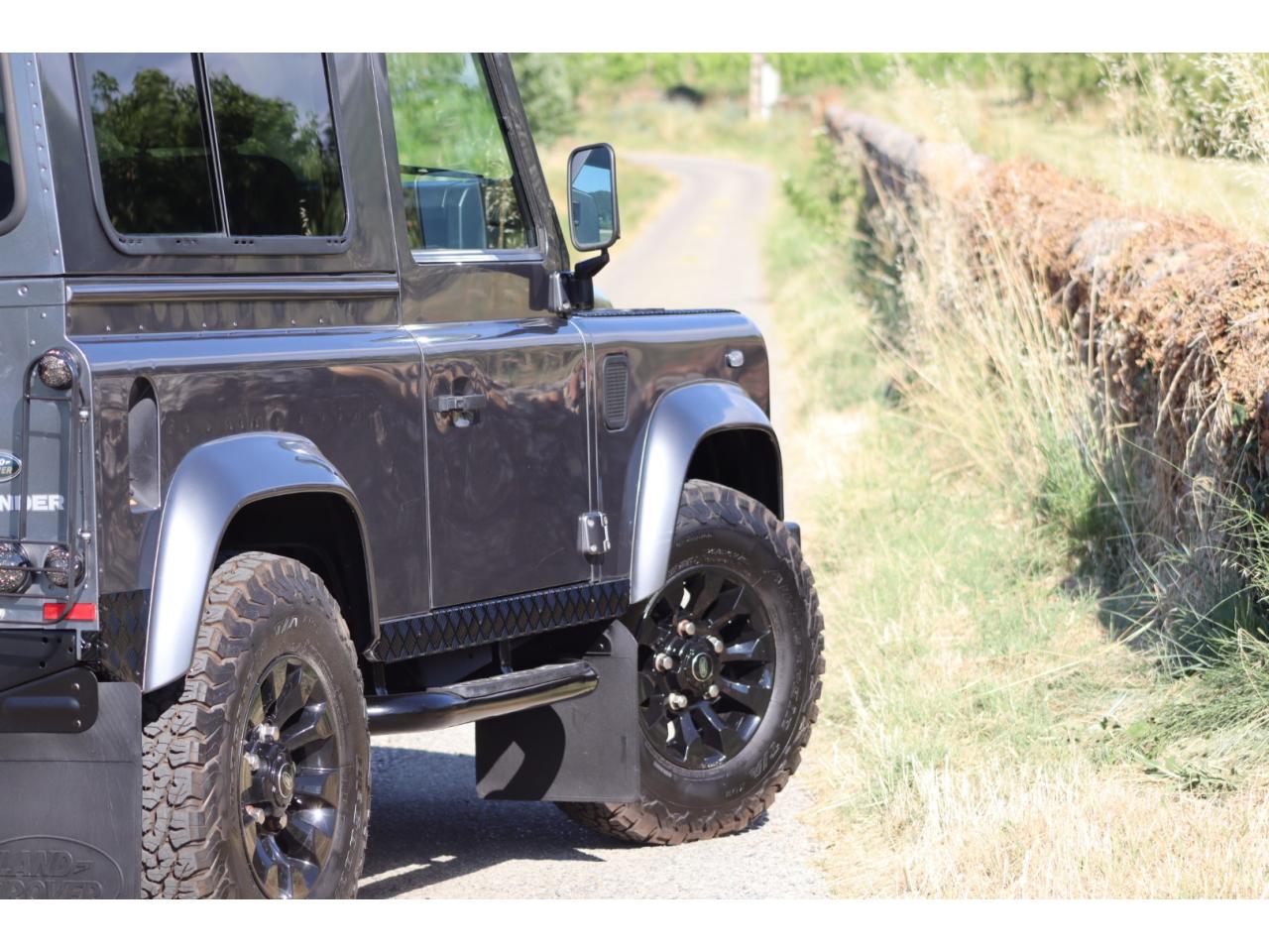 Photo LAND ROVER DEFENDER 90 TD4 2.2 Hard Top 'S' - TVA Récupérable