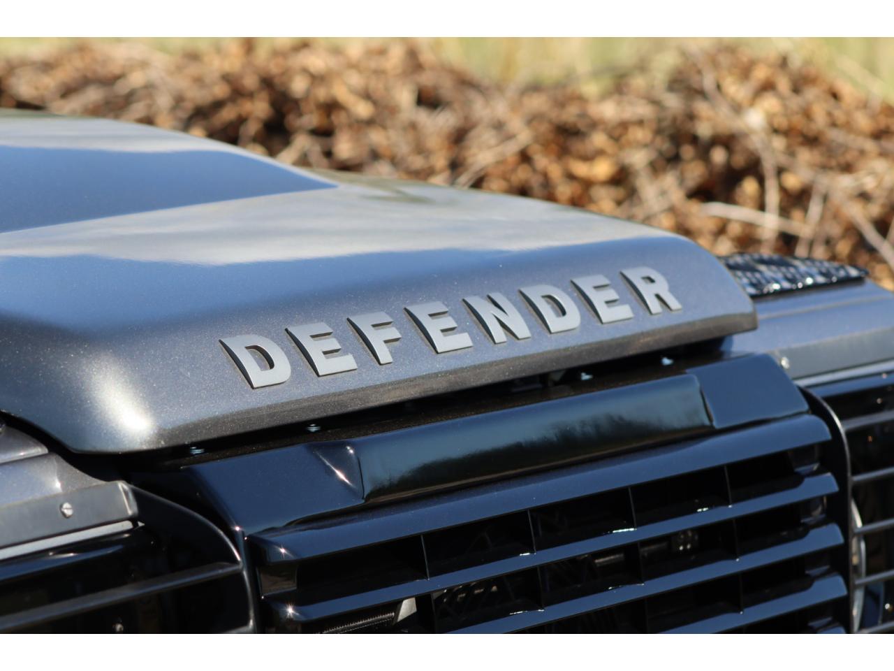 Photo LAND ROVER DEFENDER 90 TD4 2.2 Hard Top 'S' - TVA Récupérable