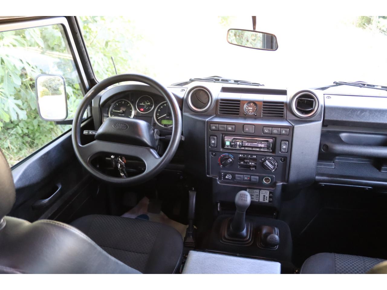 Photo LAND ROVER DEFENDER 90 TD4 2.2 Hard Top 'S' - TVA Récupérable