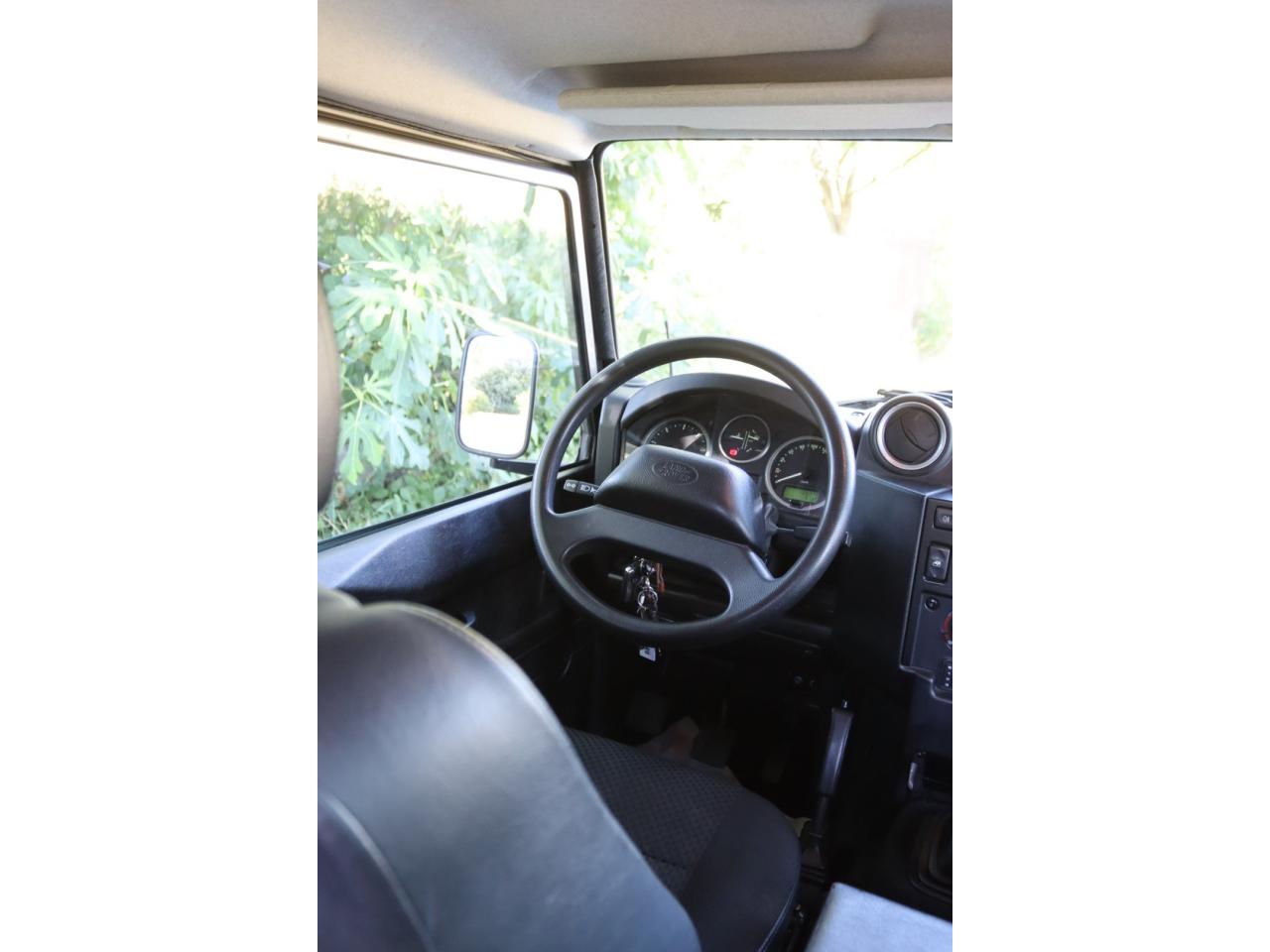 Photo LAND ROVER DEFENDER 90 TD4 2.2 Hard Top 'S' - TVA Récupérable