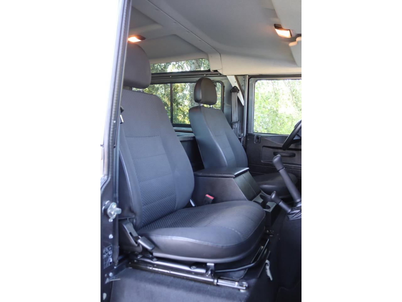 Photo LAND ROVER DEFENDER 90 TD4 2.2 Hard Top 'S' - TVA Récupérable
