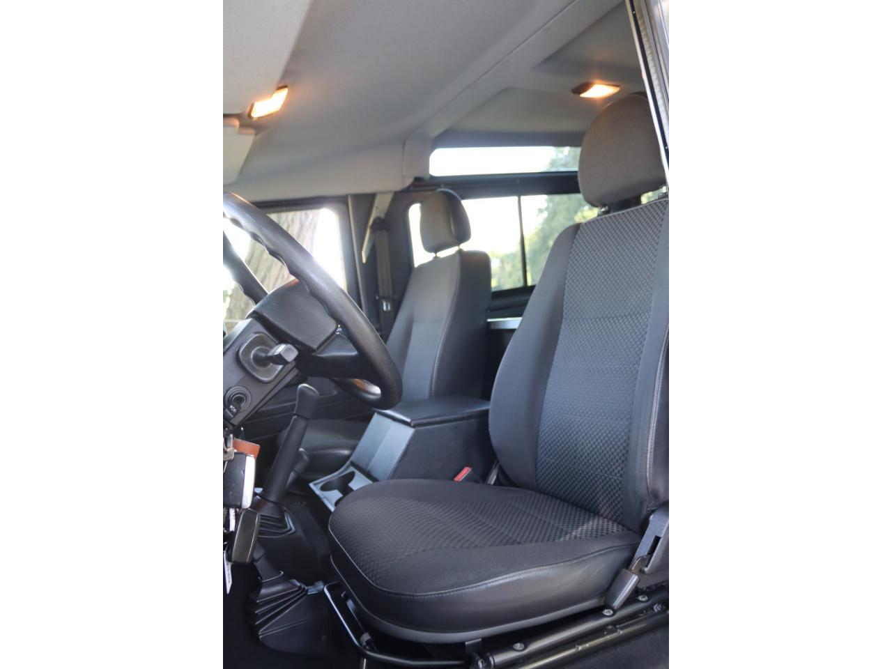 Photo LAND ROVER DEFENDER 90 TD4 2.2 Hard Top 'S' - TVA Récupérable