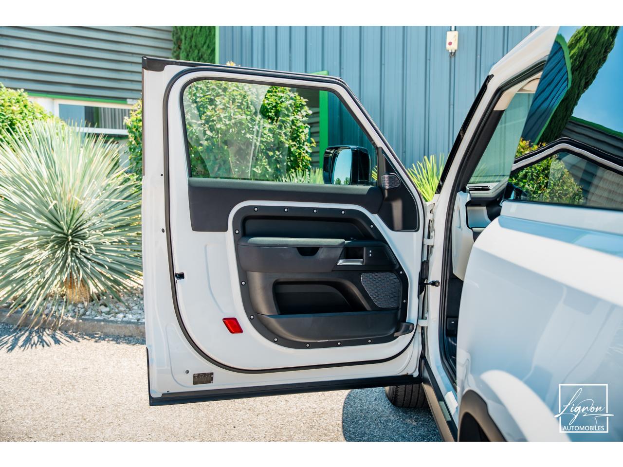 Photo LAND ROVER DEFENDER 90 3.0 D200 MHEV 3 Places - HARD TOP  TVA Récupérable