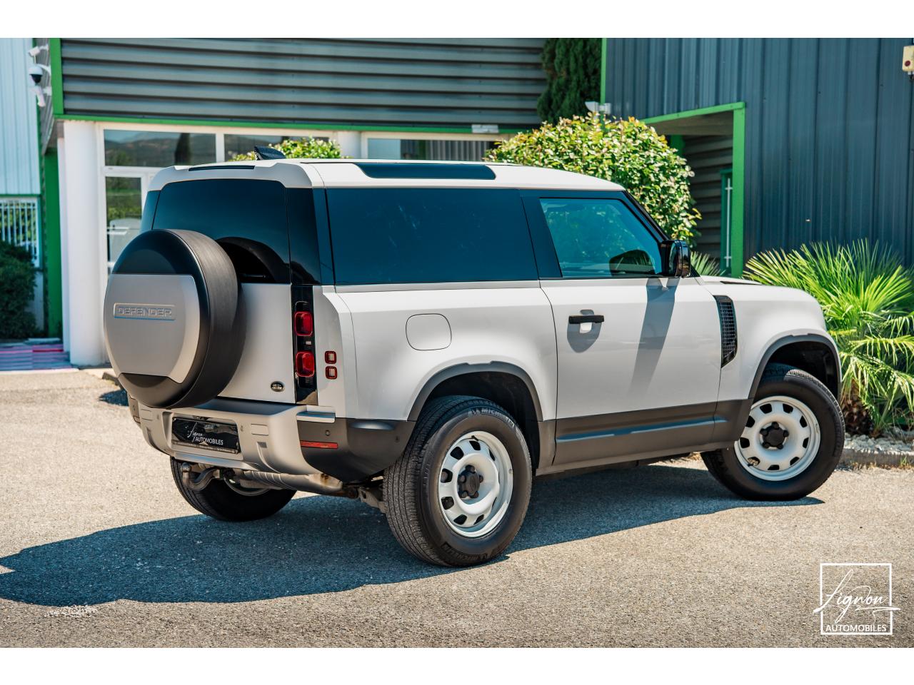Photo LAND ROVER DEFENDER 90 3.0 D200 MHEV 3 Places - HARD TOP  TVA Récupérable