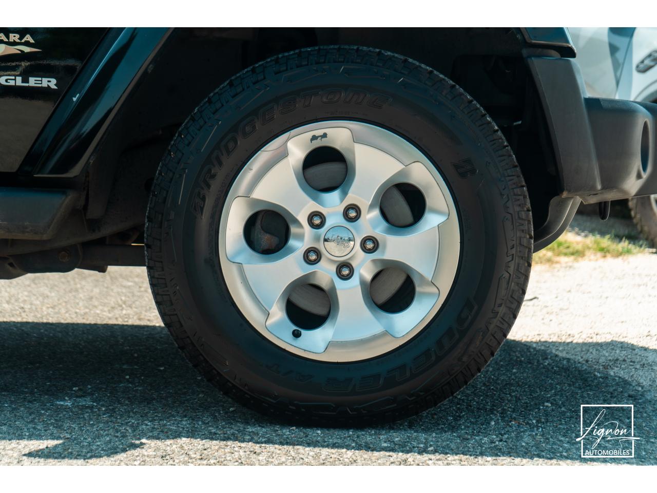 Photo JEEP WRANGLER Sahara 2.8 CRD 200 BVA Baché