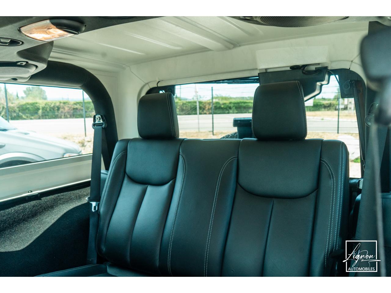 Photo JEEP WRANGLER Sahara 2.8 CRD 200 BVA Baché