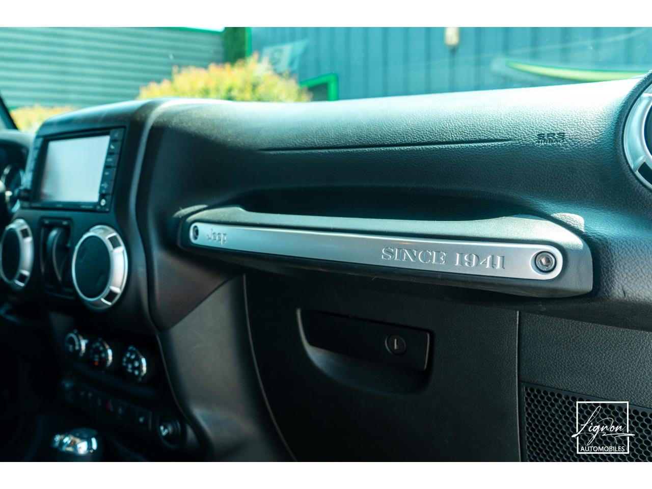 Photo JEEP WRANGLER Sahara 2.8 CRD 200 BVA Baché