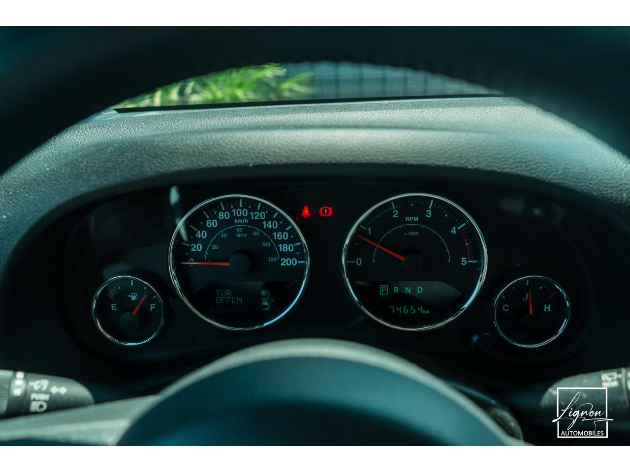 Photo JEEP WRANGLER Sahara 2.8 CRD 200 BVA Baché