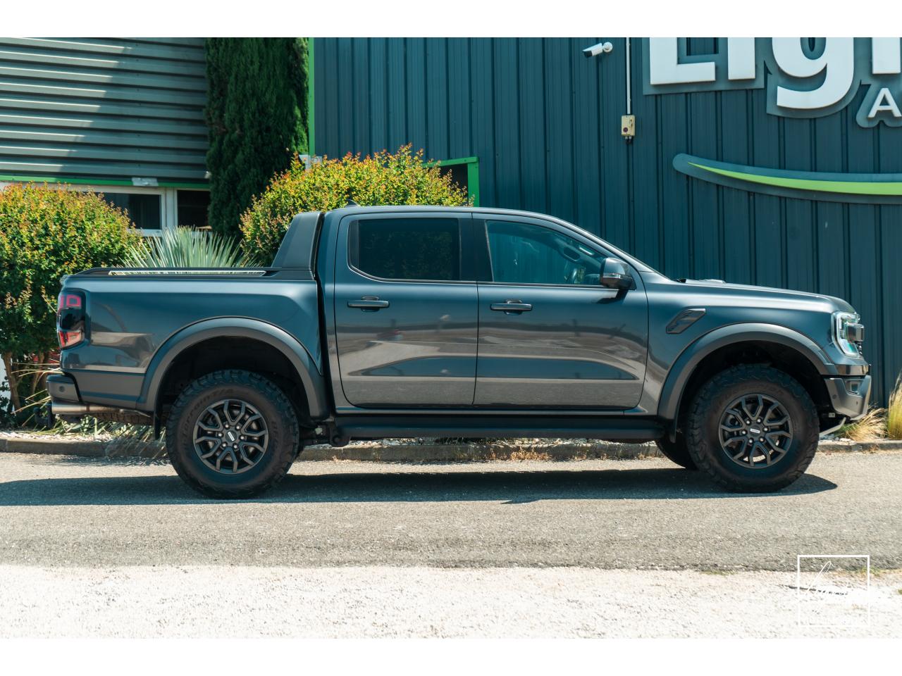 Photo FORD RANGER Raptor 3.0 V6 EcoBoost - 292 - BVA Double Cabine - à partir de 510 euros