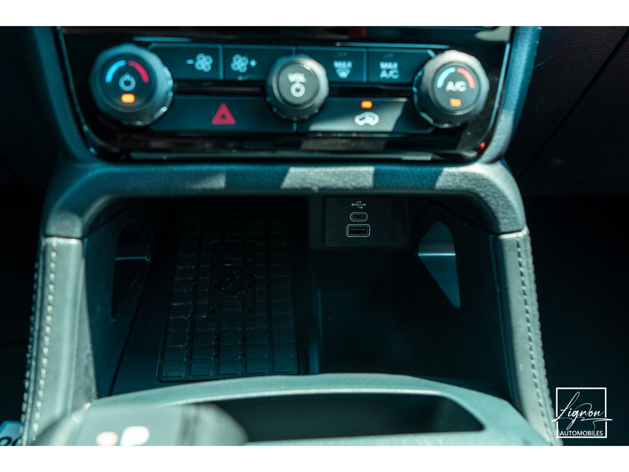 Photo FORD RANGER Raptor 3.0 V6 EcoBoost - 292 - BVA Double Cabine - à partir de 510 euros