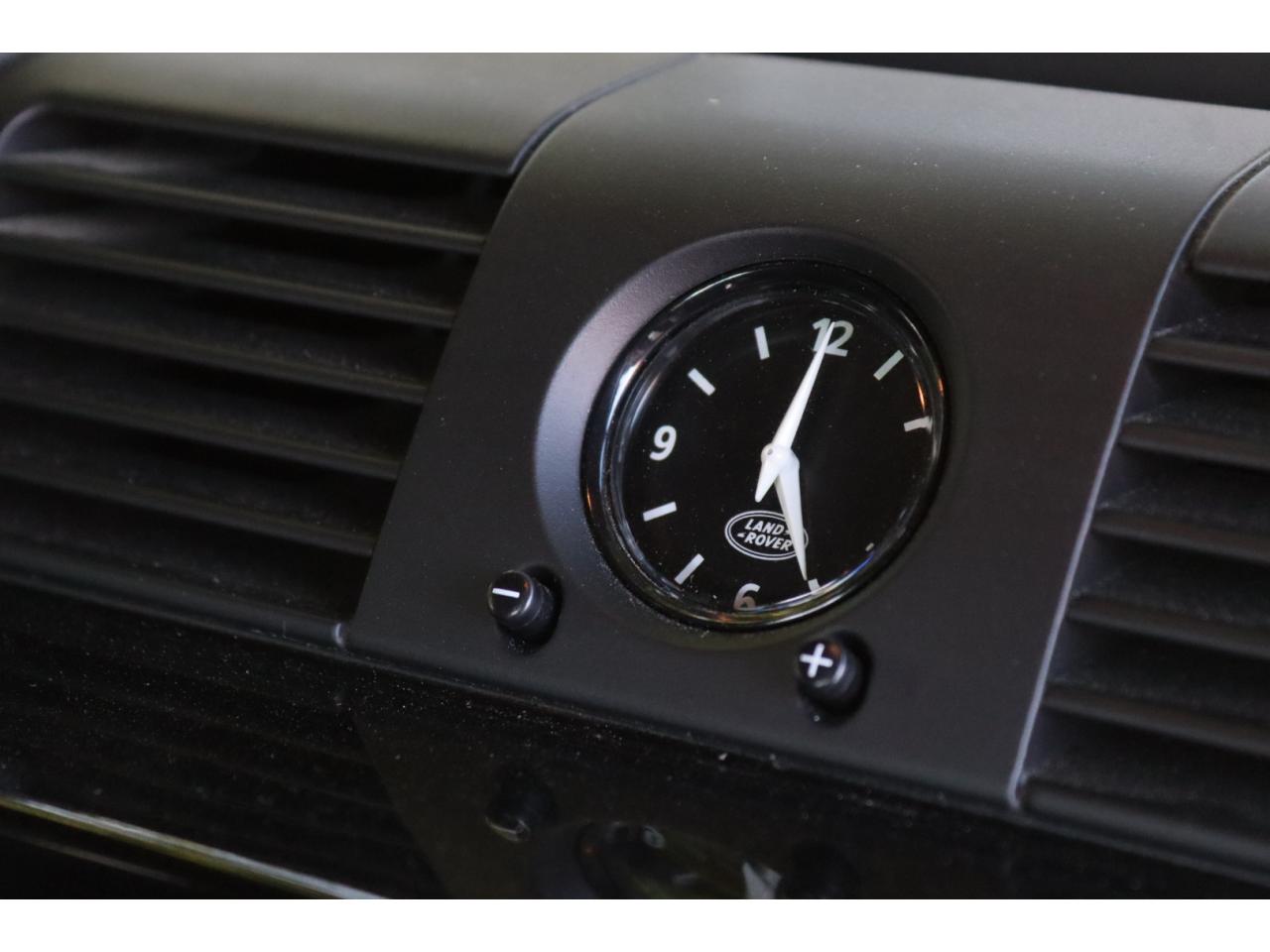 Photo LAND ROVER DEFENDER 90 Black Pack 2.2 Td4  2015 Station Wagon - 1er Main
