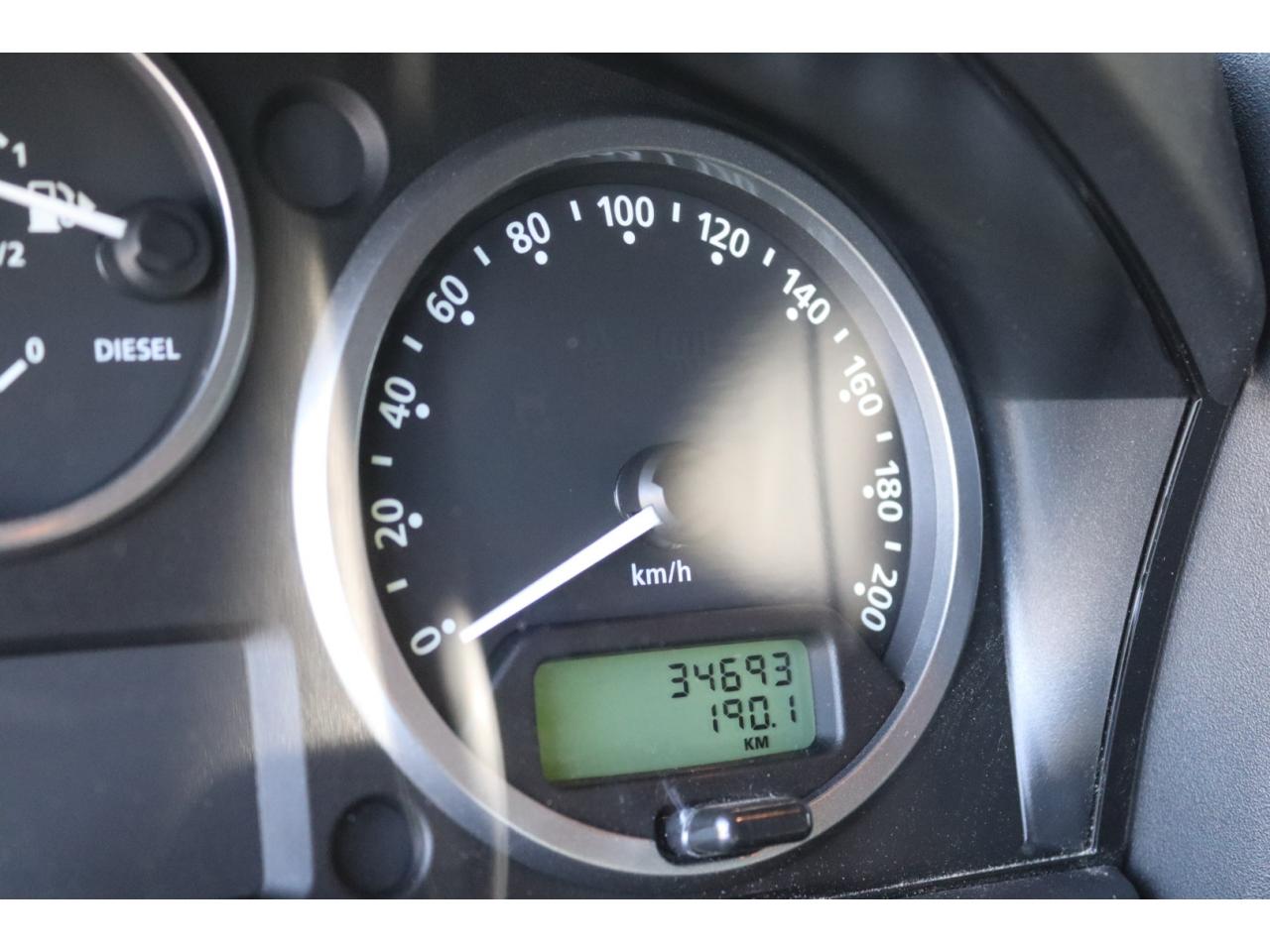 Photo LAND ROVER DEFENDER 90 Black Pack 2.2 Td4  2015 Station Wagon - 1er Main