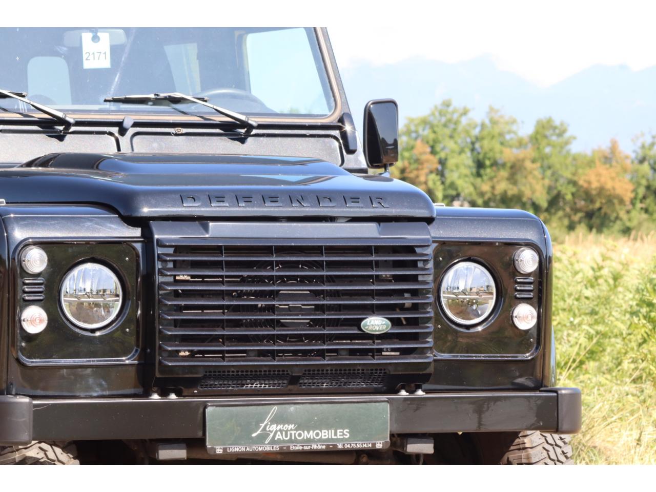 Photo LAND ROVER DEFENDER 90 Black Pack 2.2 Td4  2015 Station Wagon - 1er Main