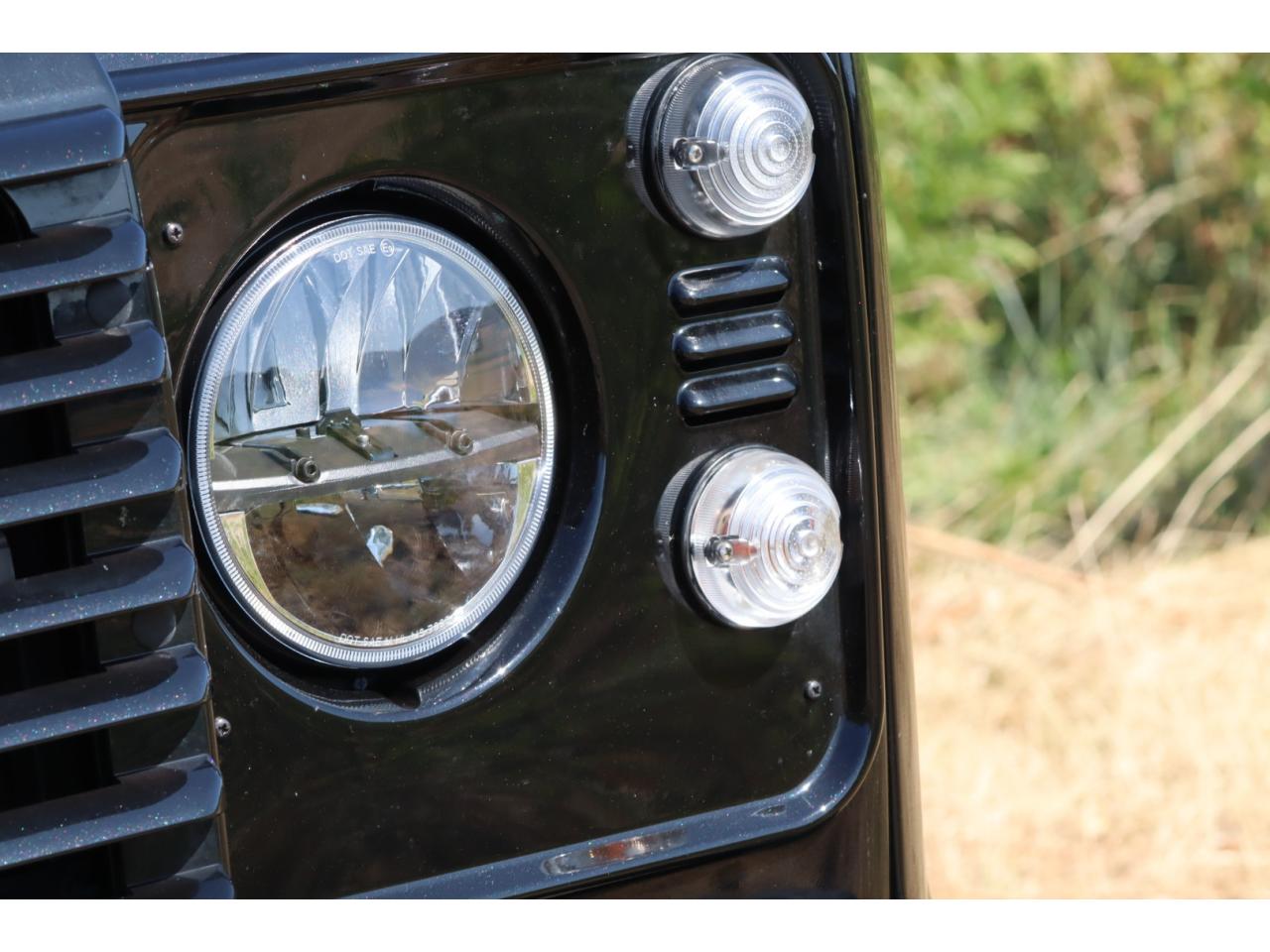 Photo LAND ROVER DEFENDER 90 Black Pack 2.2 Td4  2015 Station Wagon - 1er Main