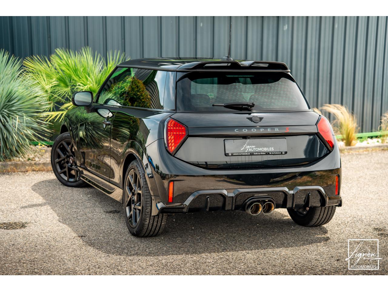 Photo MINI COOPER S John Works 2.0i - 204 - BVA Sport  F66 COUPE - à partir de 282 euros