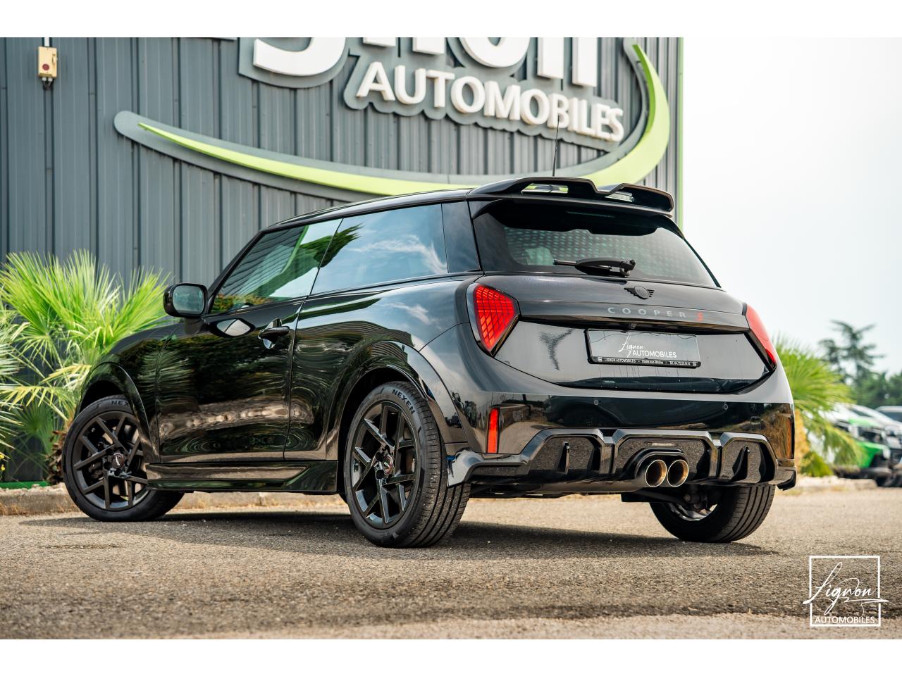 Photo MINI COOPER S John Works 2.0i - 204 - BVA Sport  F66 COUPE - à partir de 282 euros