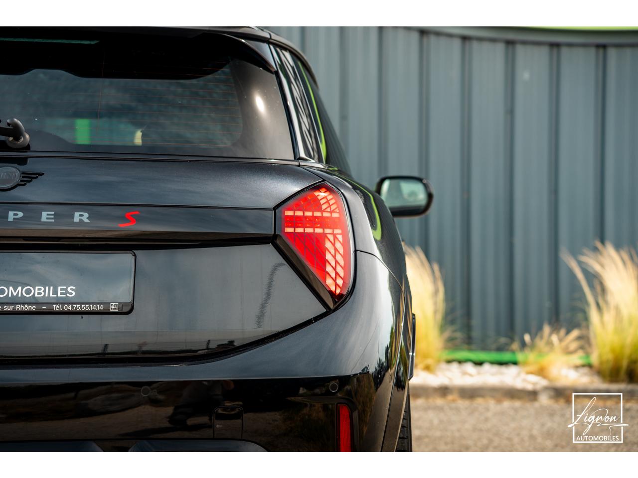 Photo MINI COOPER S John Works 2.0i - 204 - BVA Sport  F66 COUPE - à partir de 282 euros