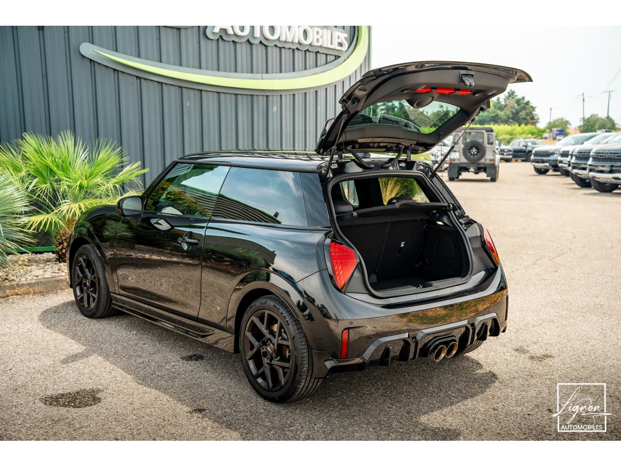 Photo MINI COOPER S John Works 2.0i - 204 - BVA Sport  F66 COUPE - à partir de 282 euros