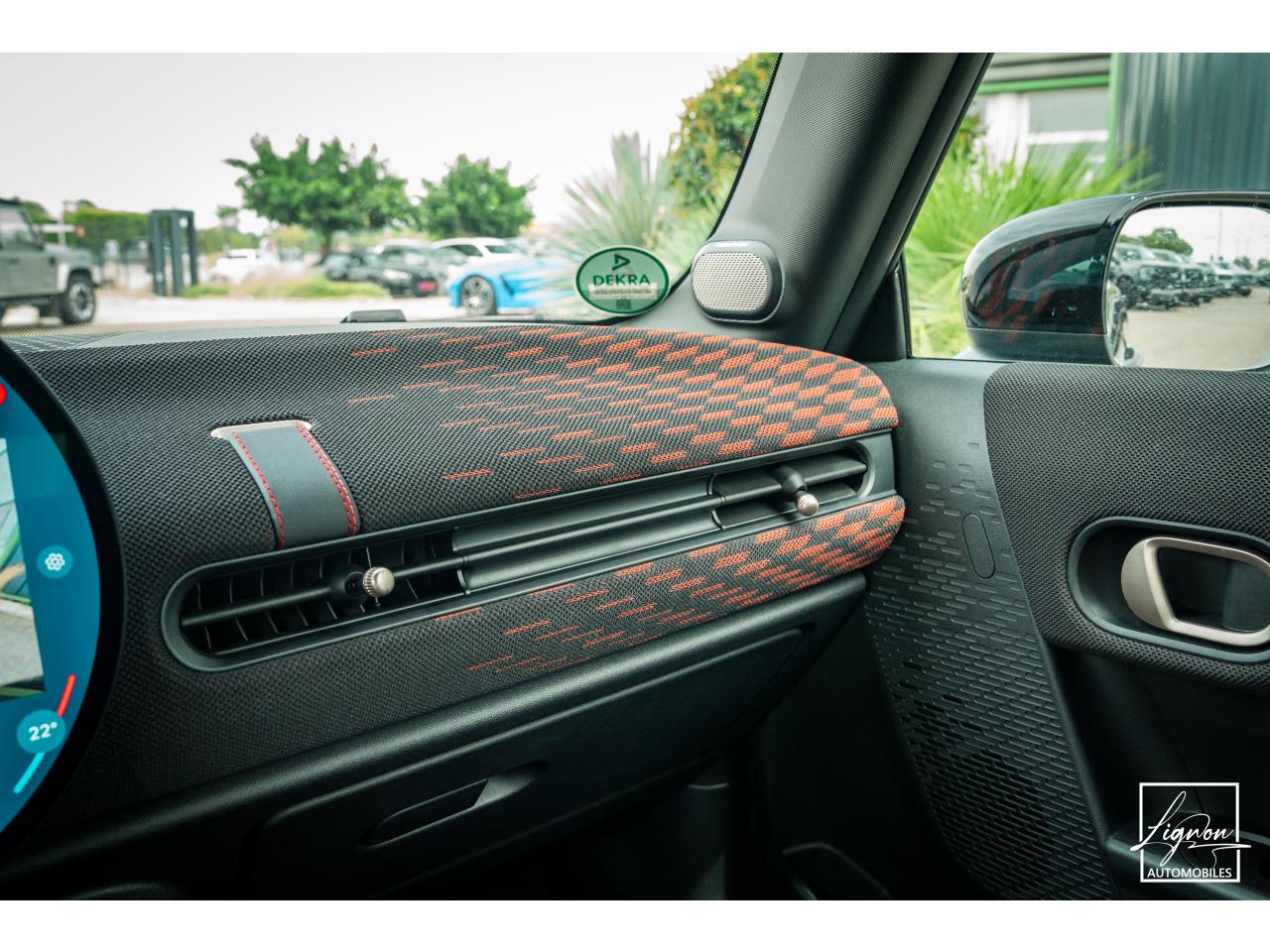 Photo MINI COOPER S John Works 2.0i - 204 - BVA Sport  F66 COUPE - à partir de 282 euros