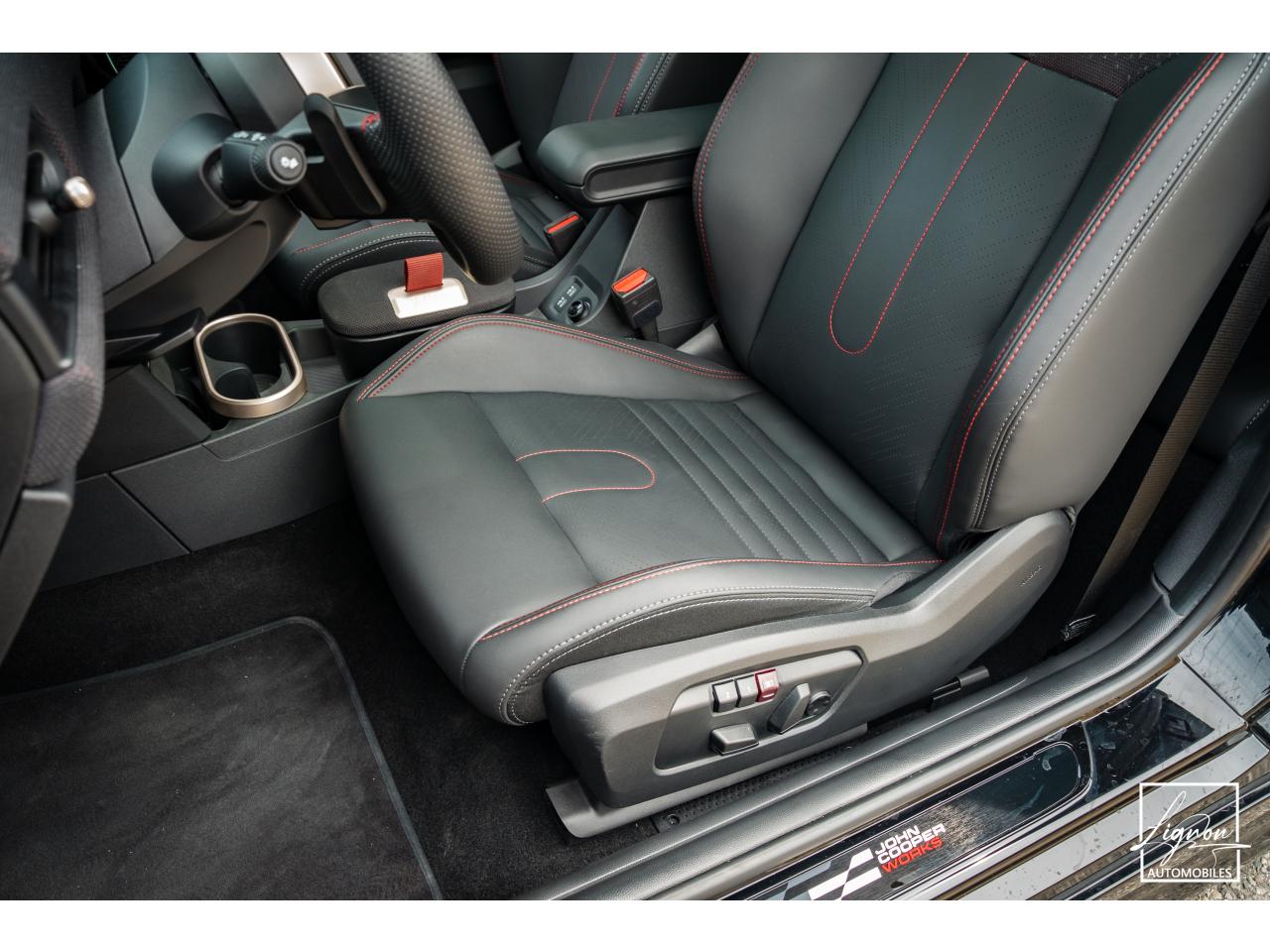 Photo MINI COOPER S John Works 2.0i - 204 - BVA Sport  F66 COUPE - à partir de 282 euros