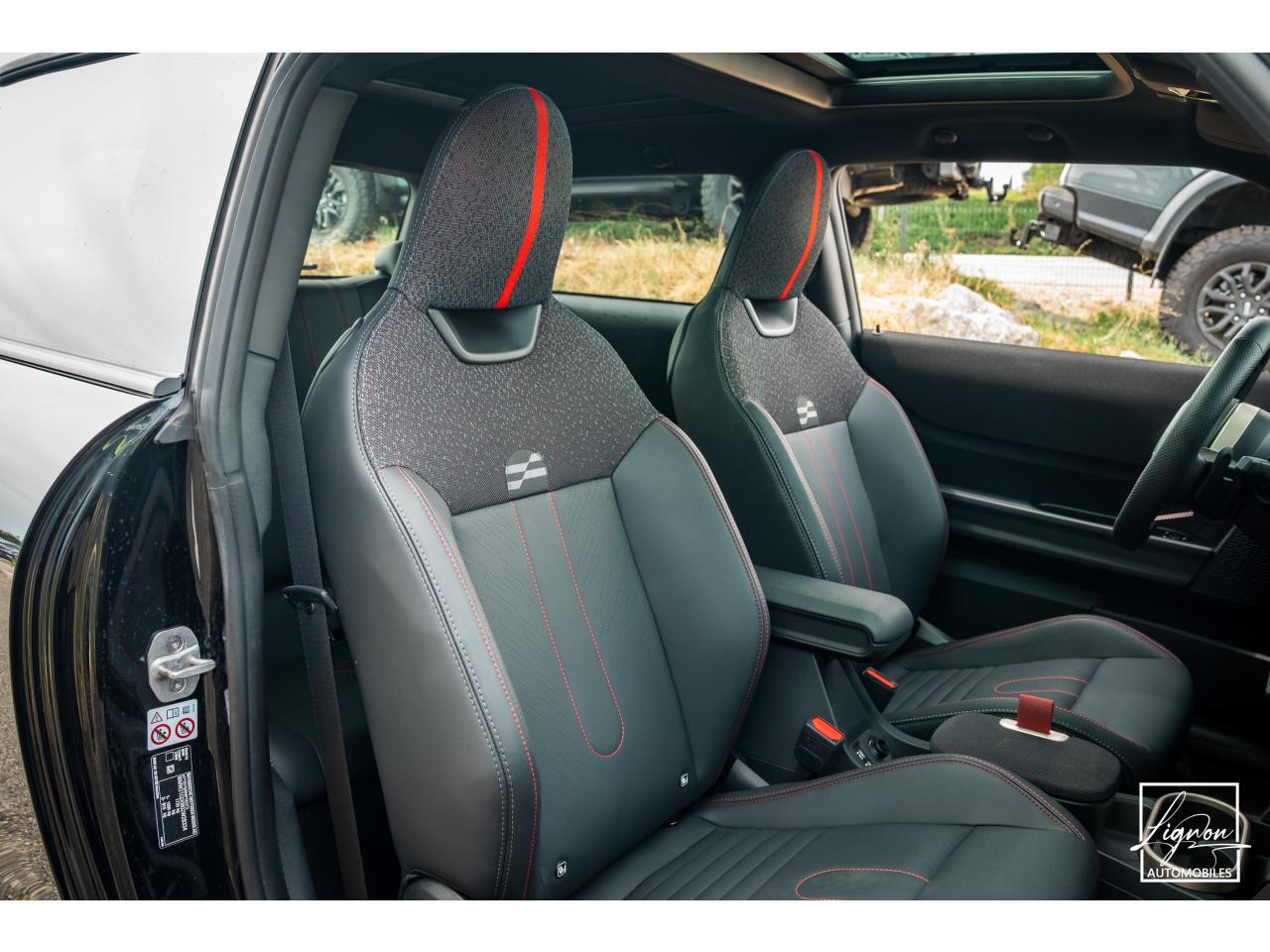Photo MINI COOPER S John Works 2.0i - 204 - BVA Sport  F66 COUPE - à partir de 282 euros