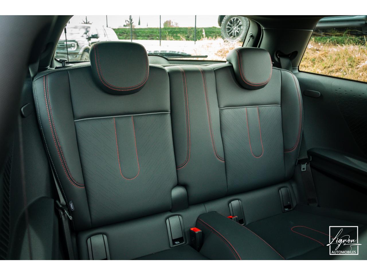 Photo MINI COOPER S John Works 2.0i - 204 - BVA Sport  F66 COUPE - à partir de 282 euros