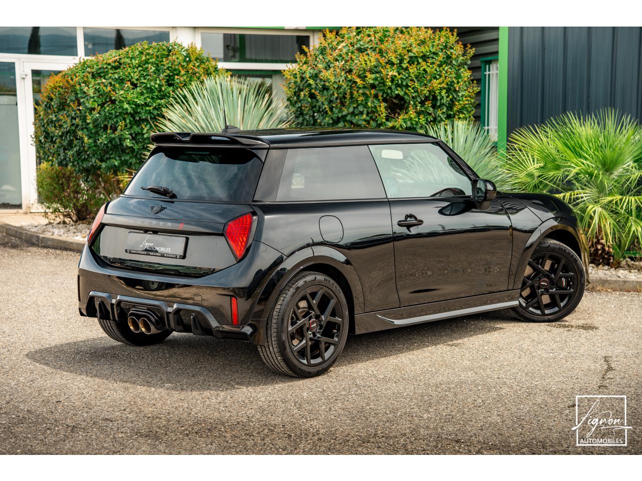 Photo MINI COOPER S John Works 2.0i - 204 - BVA Sport  F66 COUPE - à partir de 282 euros