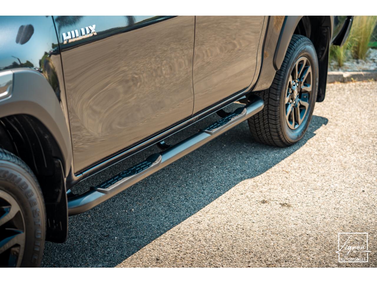 Photo TOYOTA HI LUX TOYOTA HILUX Double Cabine 2.8L D-4D 204 4x4 4 places 2026 Invincible - TVA Apparente - à partir de