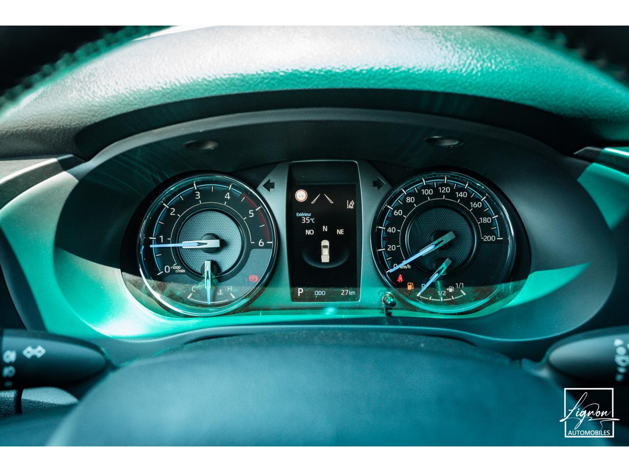 Photo TOYOTA HI LUX TOYOTA HILUX Double Cabine 2.8L D-4D 204 4x4 4 places 2026 Invincible - TVA Apparente - à partir de
