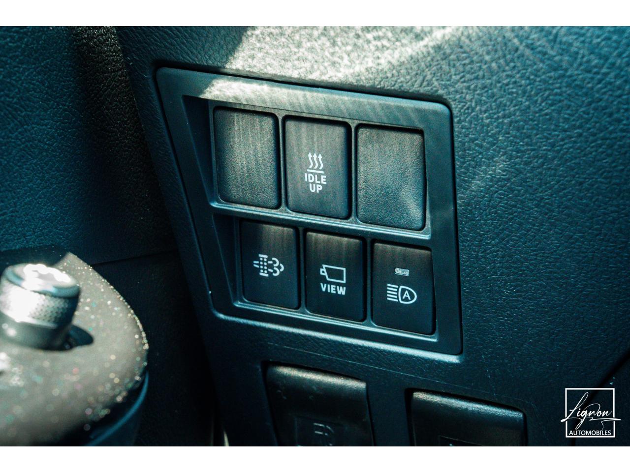 Photo TOYOTA HI LUX TOYOTA HILUX Double Cabine 2.8L D-4D 204 4x4 4 places 2026 Invincible - TVA Apparente - à partir de