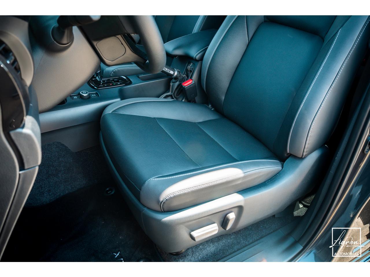 Photo TOYOTA HI LUX TOYOTA HILUX Double Cabine 2.8L D-4D 204 4x4 4 places 2026 Invincible - TVA Apparente - à partir de