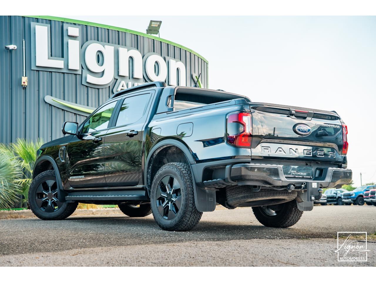 Photo FORD RANGER Stormtrak 2.3 EcoBoost PHEV - 281 - BVA e-AWD  2025 DOUBLE CABINE - à partir de 507 euros