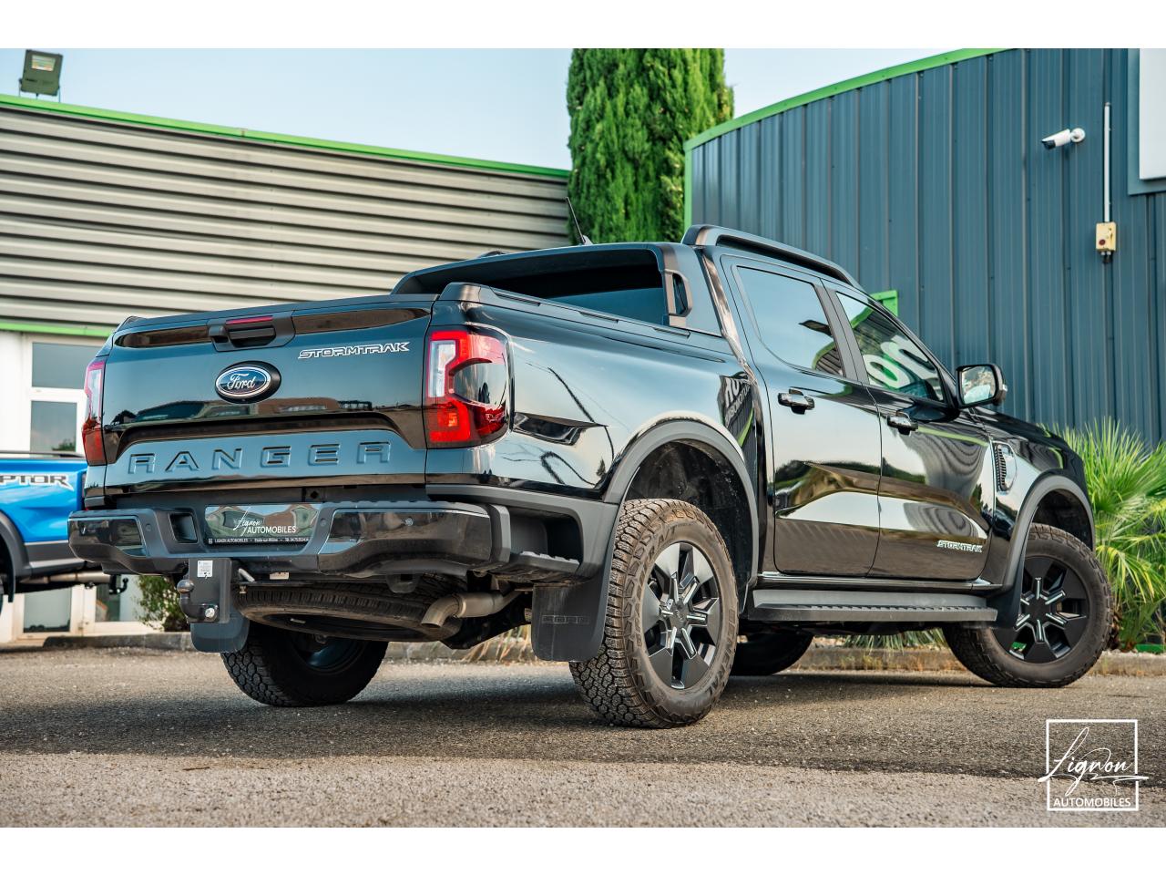 Photo FORD RANGER Stormtrak 2.3 EcoBoost PHEV - 281 - BVA e-AWD  2025 DOUBLE CABINE - à partir de 507 euros