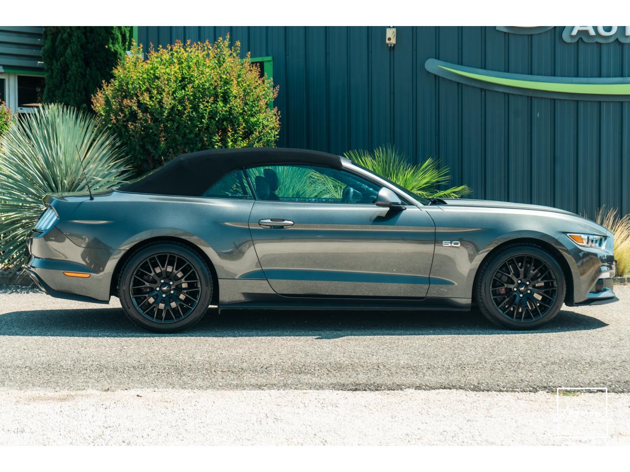 Photo FORD MUSTANG Cabriolet 5.0 V8 - 421 - BVA6 GT Pack Premium - 1er main