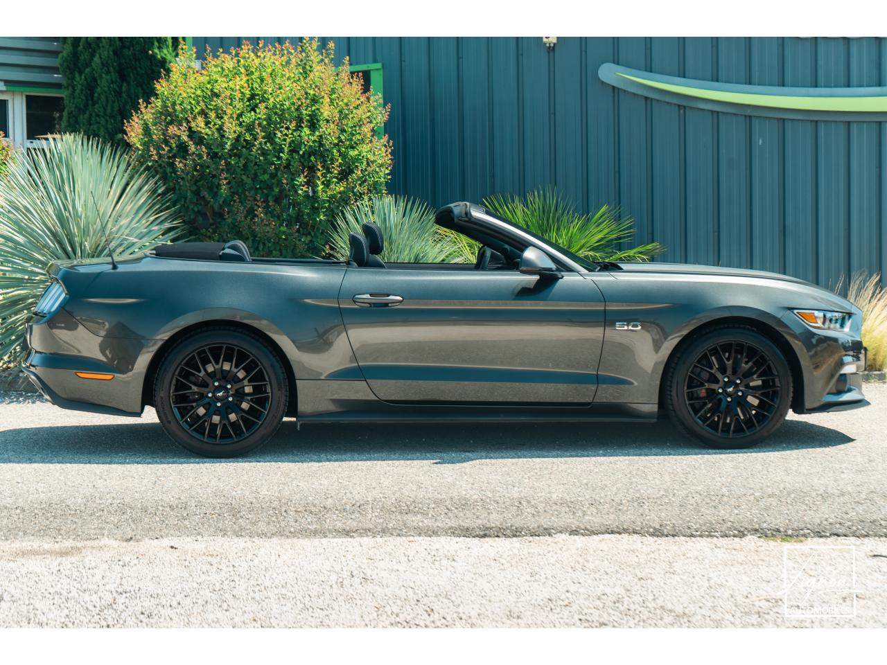 Photo FORD MUSTANG Cabriolet 5.0 V8 - 421 - BVA6 GT Pack Premium - 1er main