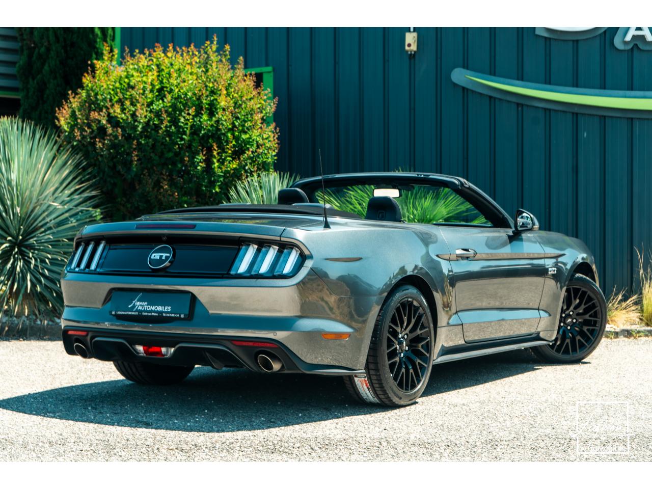 Photo FORD MUSTANG Cabriolet 5.0 V8 - 421 - BVA6 GT Pack Premium - 1er main