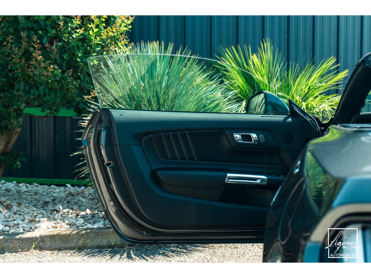 Photo FORD MUSTANG Cabriolet 5.0 V8 - 421 - BVA6 GT Pack Premium - 1er main