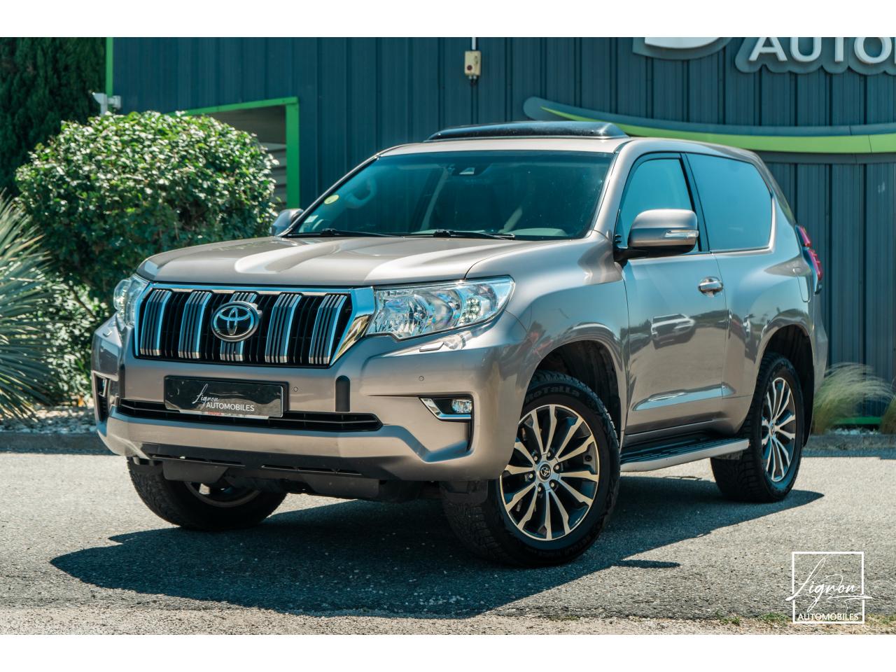 2198 TOYOTA LAND CRUISER 2.8 177 D-4D 5 places  Lounge – à partir de 672 euros