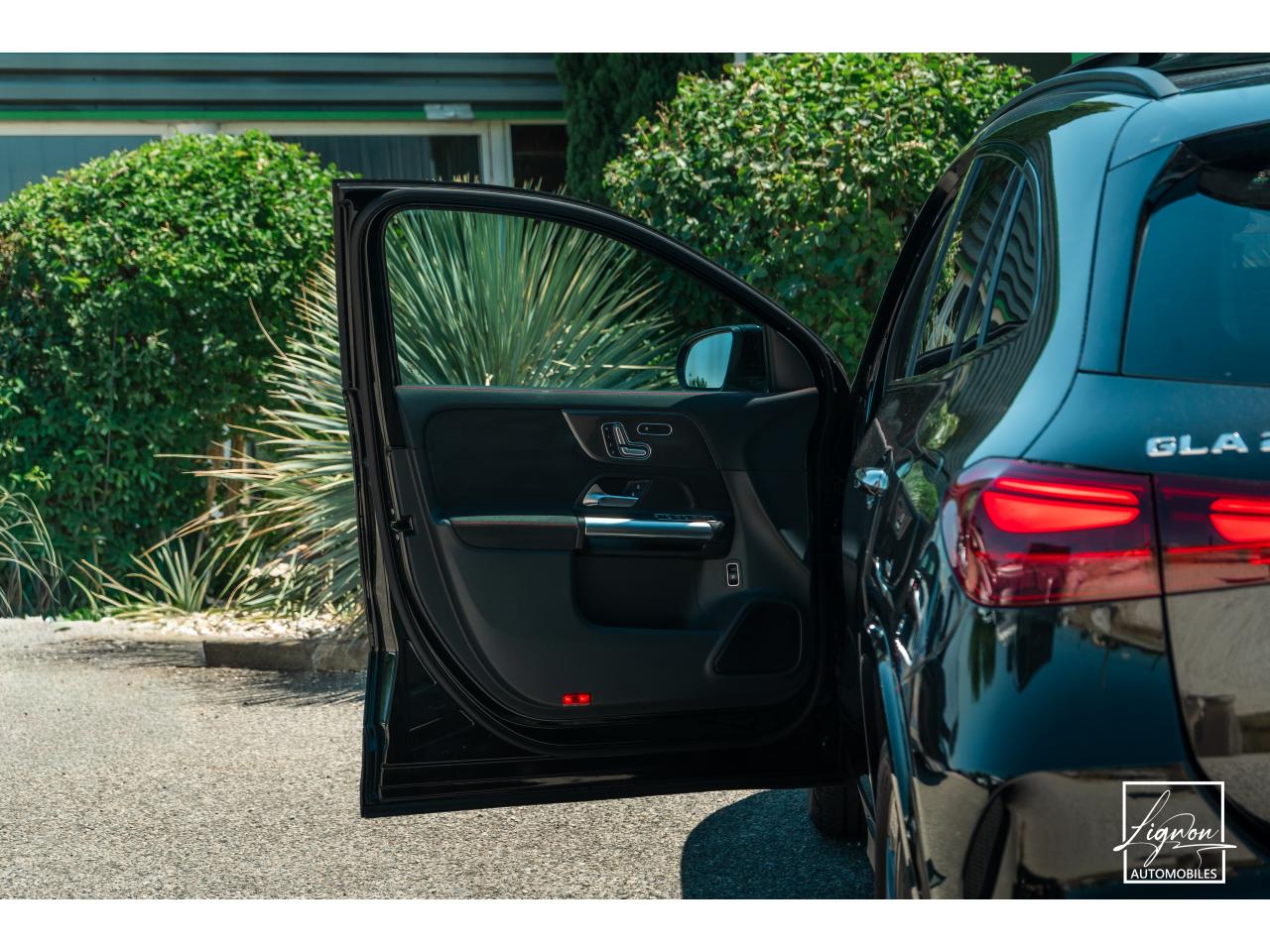 Photo MERCEDES GLA 200 - BV 7G-DCT  AMG Line - à partir de 363 euros