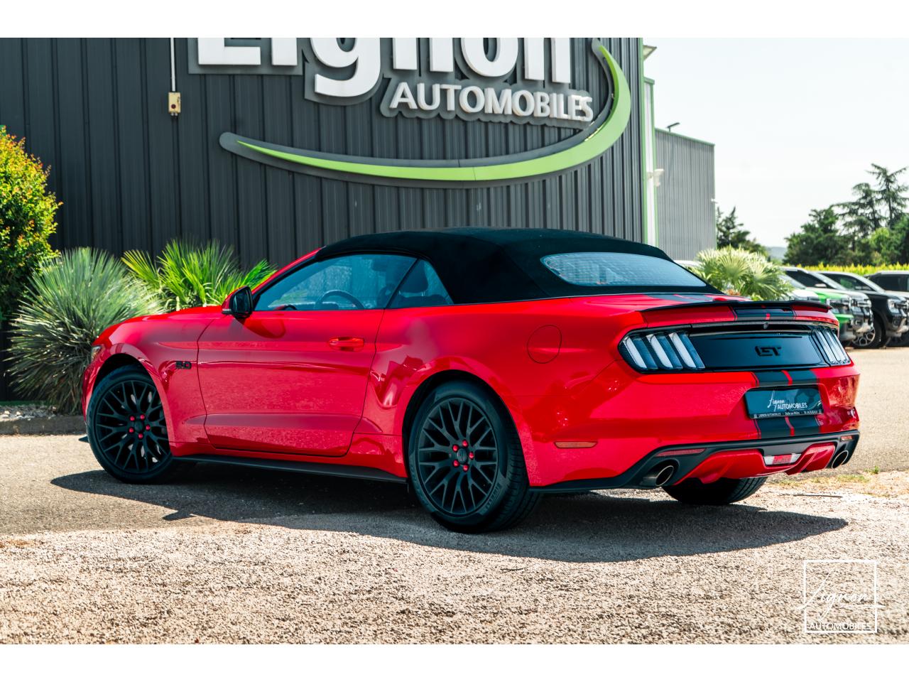 Photo FORD MUSTANG Cabriolet 5.0 V8 421 - BVA  GT  - CAMERA CARPLAY PACK PREMIUM - à partir de 571 euros