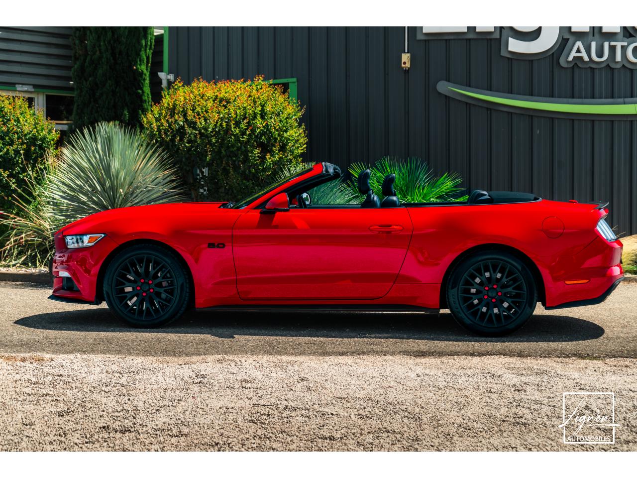 Photo FORD MUSTANG Cabriolet 5.0 V8 421 - BVA  GT  - CAMERA CARPLAY PACK PREMIUM - à partir de 571 euros