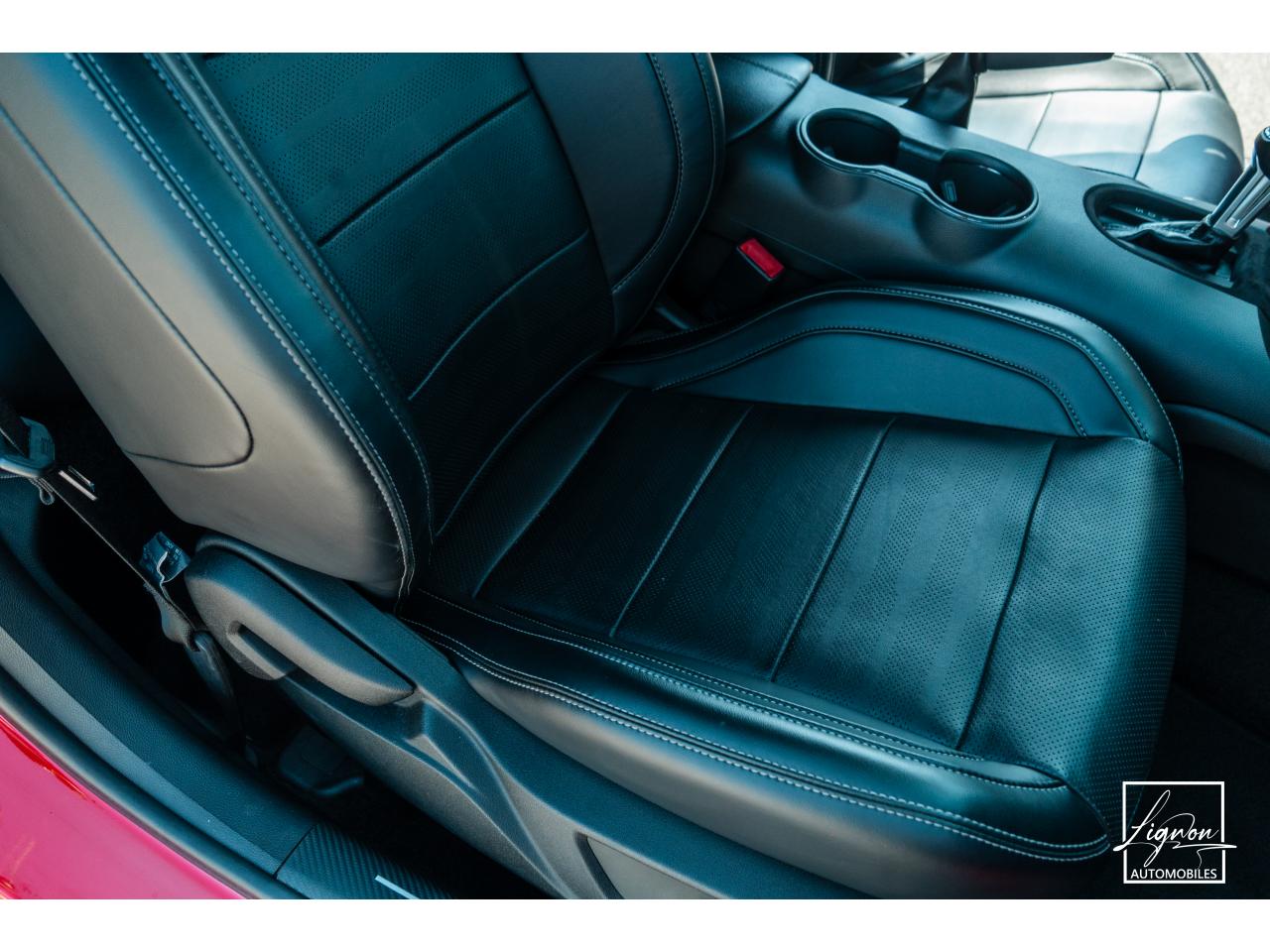 Photo FORD MUSTANG Cabriolet 5.0 V8 421 - BVA  GT  - CAMERA CARPLAY PACK PREMIUM - à partir de 571 euros