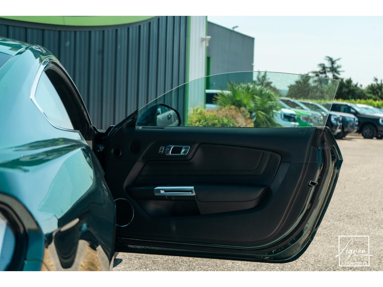 Photo FORD MUSTANG Bullitt 5.0 V8 - 460  FASTBACK 2020 Phase 2 - à partir de 724 euros